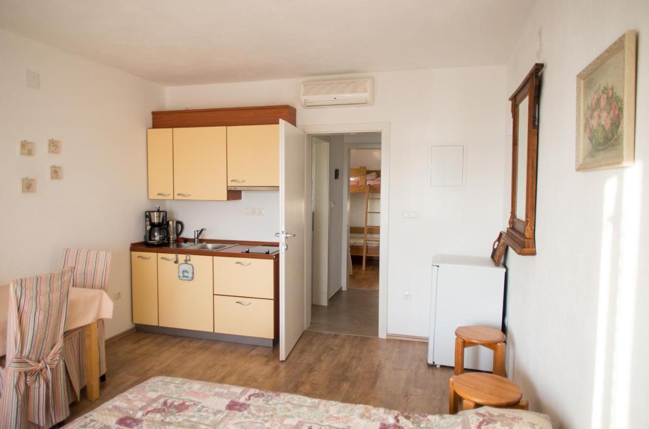 Milica Garden Daire Prvic Sepurine Dış mekan fotoğraf
